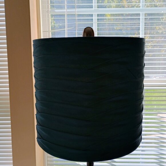 TEAL COLOR TABLE LAMP W/DARK SILVER BASE-DARK TEAL LAMP SHADE - Picture 3 of 3